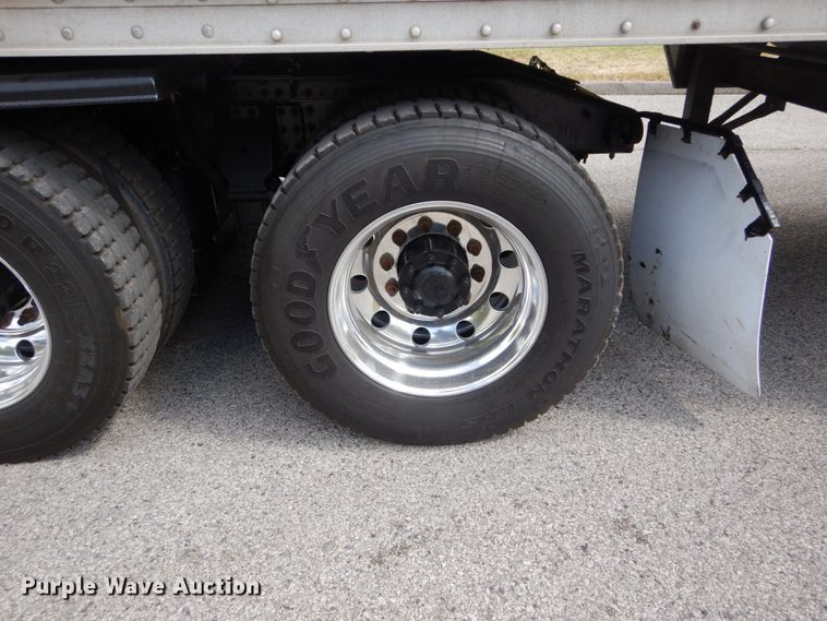 image for item DH5175 2013 Mack CHU613  semi truck