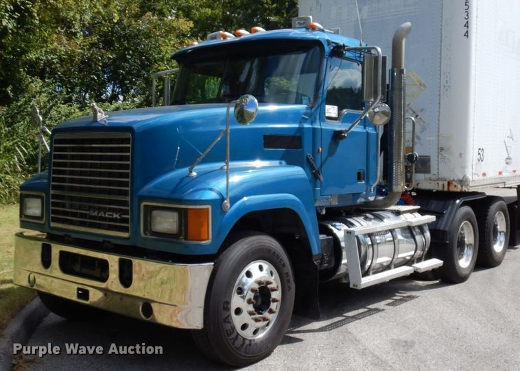 image for item DH5178 2013 Mack CHU613  semi truck