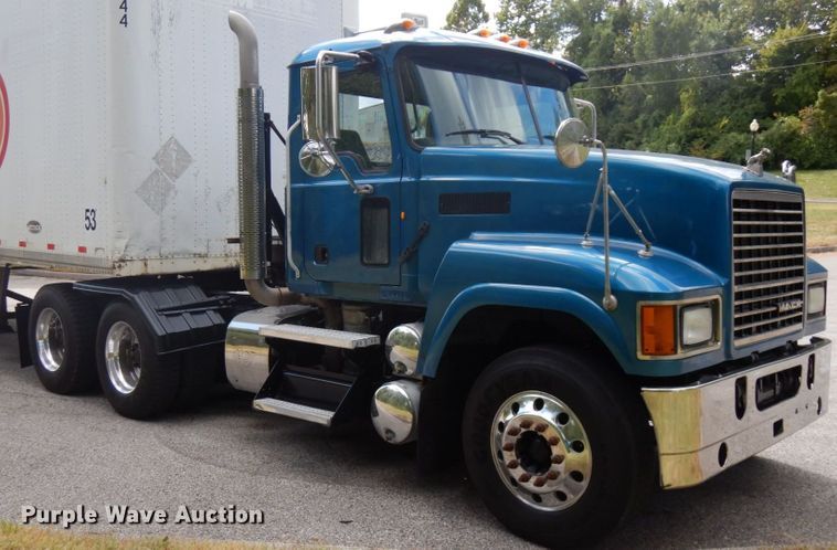 image for item DH5178 2013 Mack CHU613  semi truck