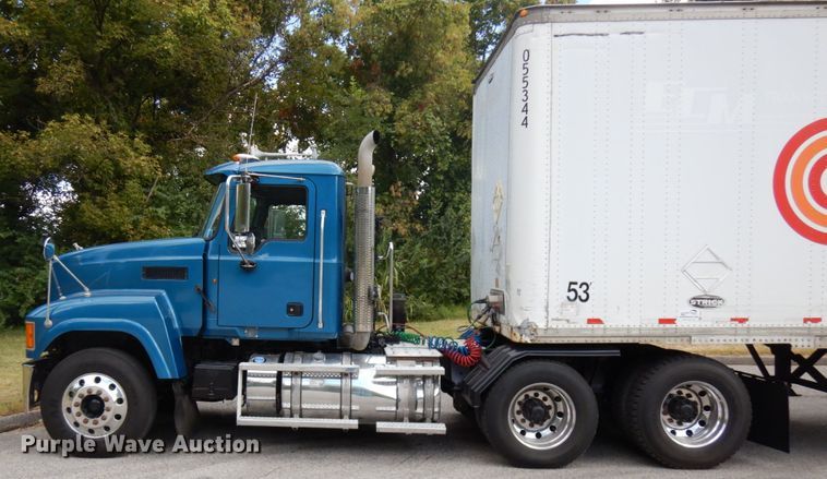 image for item DH5178 2013 Mack CHU613  semi truck