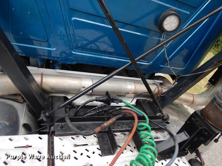 image for item DH5178 2013 Mack CHU613  semi truck