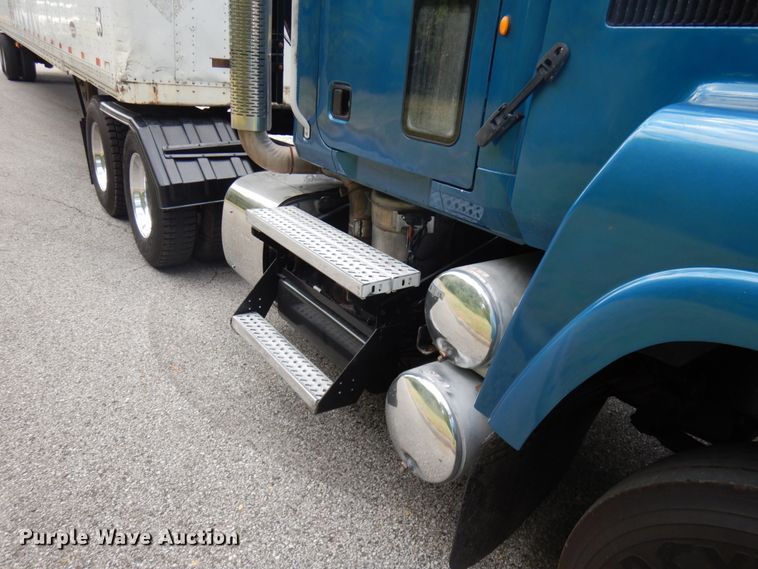 image for item DH5178 2013 Mack CHU613  semi truck