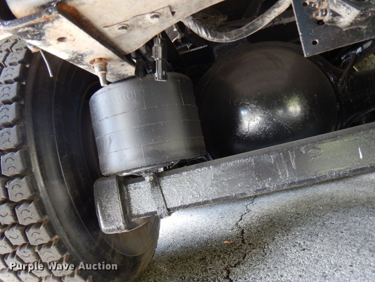 image for item DH5178 2013 Mack CHU613  semi truck