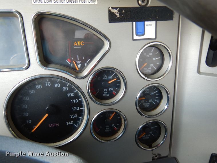 image for item DH5178 2013 Mack CHU613  semi truck