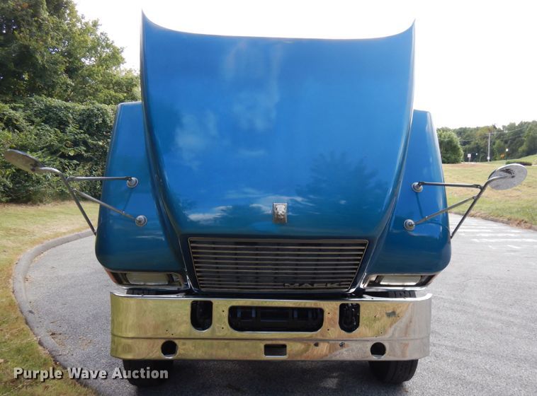 image for item DH5178 2013 Mack CHU613  semi truck