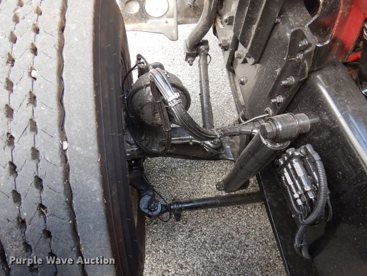 image for item DH5178 2013 Mack CHU613  semi truck