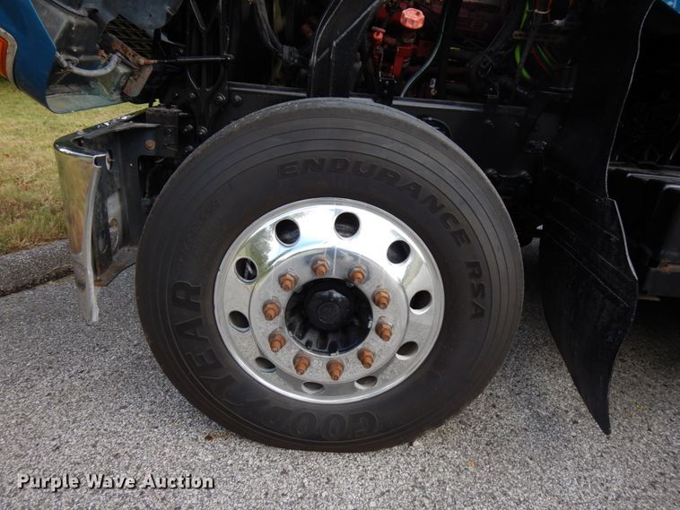 image for item DH5178 2013 Mack CHU613  semi truck