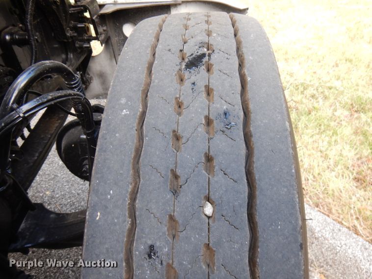 image for item DH5178 2013 Mack CHU613  semi truck