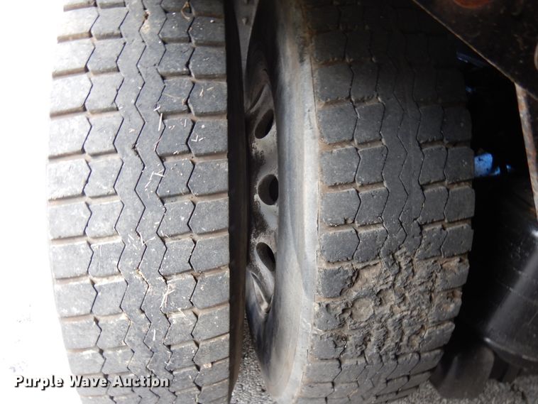 image for item DH5178 2013 Mack CHU613  semi truck