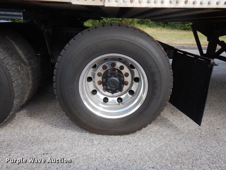 image for item DH5178 2013 Mack CHU613  semi truck