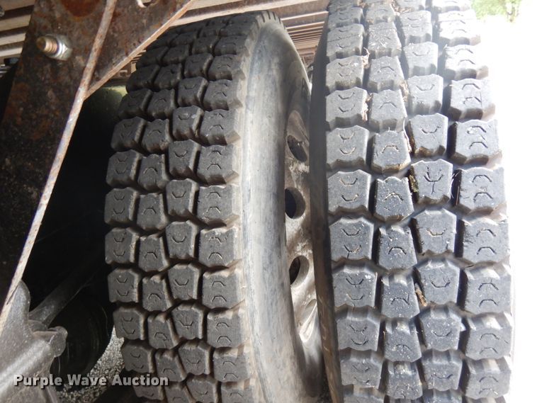 image for item DH5178 2013 Mack CHU613  semi truck