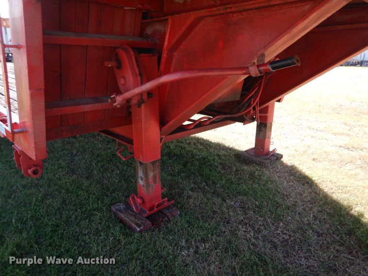 image for item DH5196 1993 Waltron drop deck equipment trailer