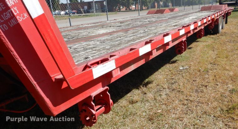 image for item DH5196 1993 Waltron drop deck equipment trailer