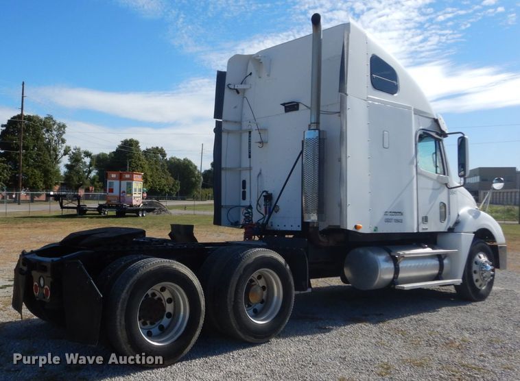 image for item DH5197 2006 Freightliner Columbia  semi truck