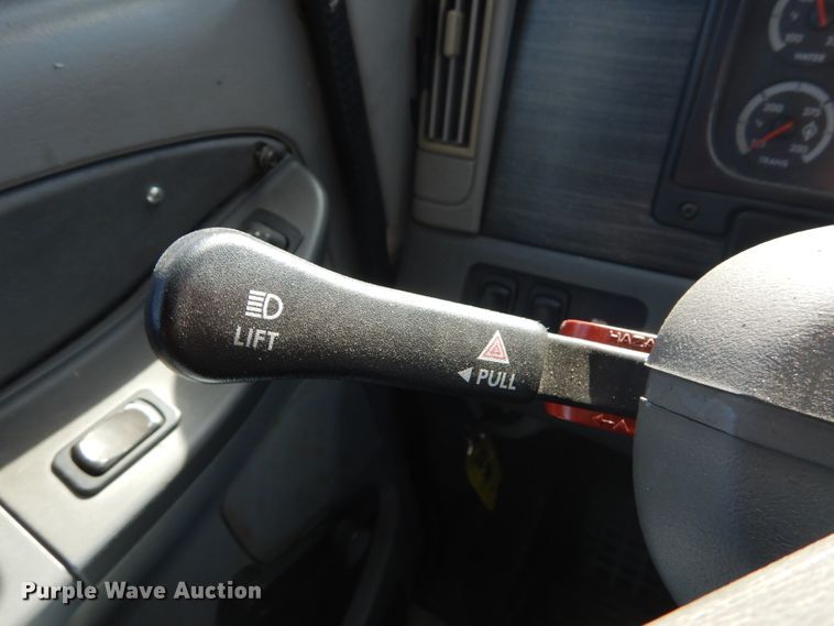 image for item DH5197 2006 Freightliner Columbia  semi truck