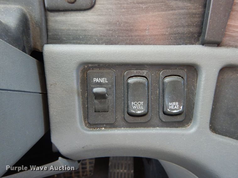 image for item DH5197 2006 Freightliner Columbia  semi truck