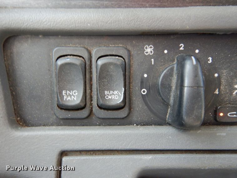 image for item DH5197 2006 Freightliner Columbia  semi truck