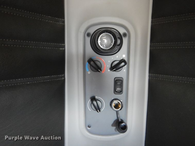 image for item DH5197 2006 Freightliner Columbia  semi truck