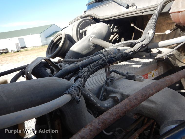 image for item DH5197 2006 Freightliner Columbia  semi truck