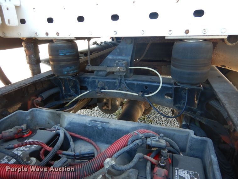 image for item DH5197 2006 Freightliner Columbia  semi truck