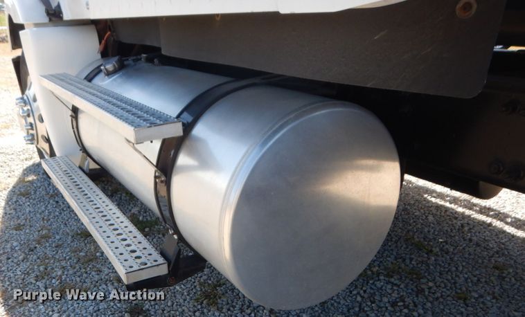 image for item DH5197 2006 Freightliner Columbia  semi truck