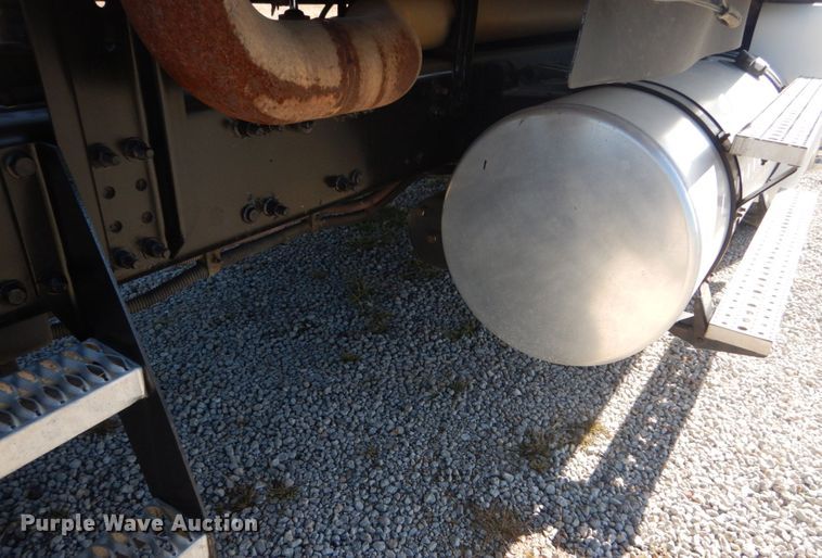 image for item DH5197 2006 Freightliner Columbia  semi truck