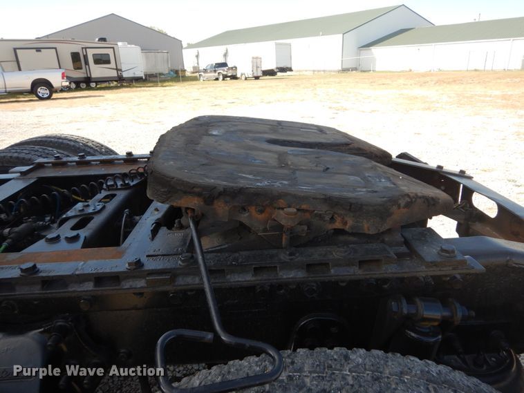 image for item DH5197 2006 Freightliner Columbia  semi truck