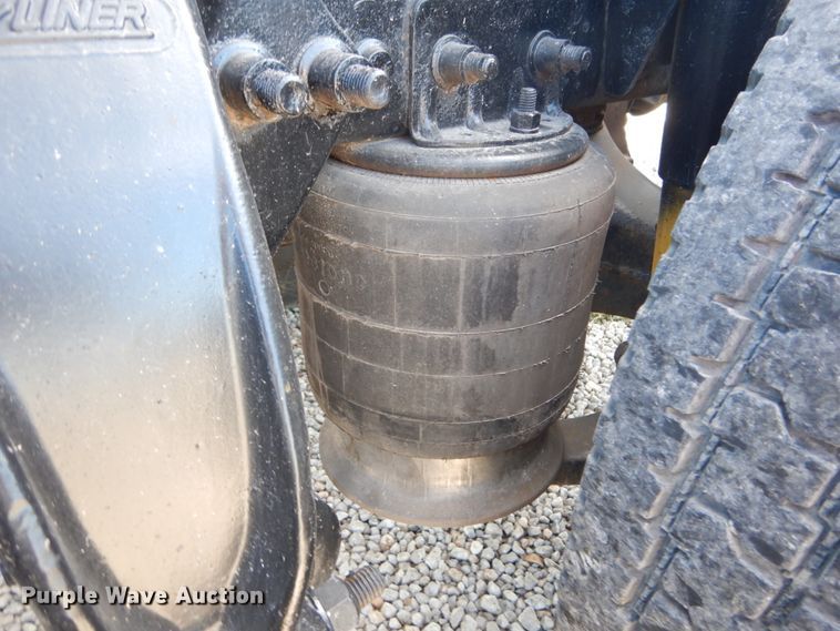 image for item DH5197 2006 Freightliner Columbia  semi truck