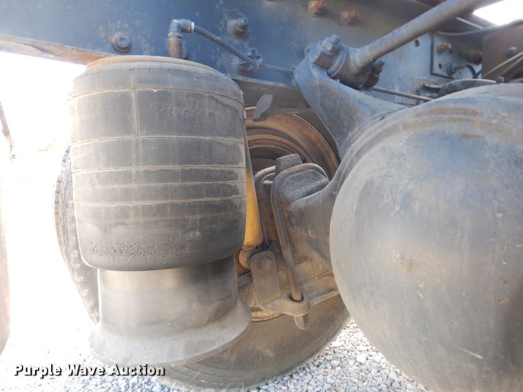 image for item DH5197 2006 Freightliner Columbia  semi truck