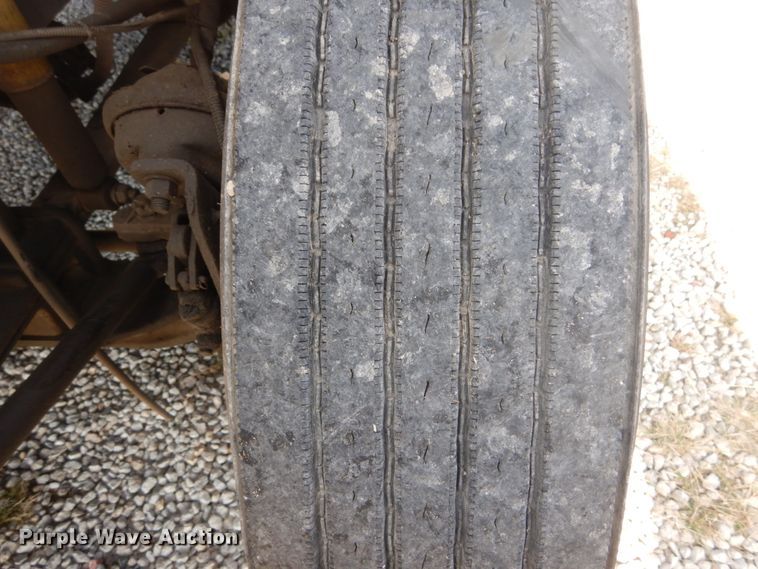 image for item DH5197 2006 Freightliner Columbia  semi truck