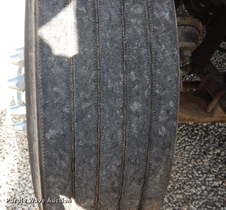 image for item DH5197 2006 Freightliner Columbia  semi truck