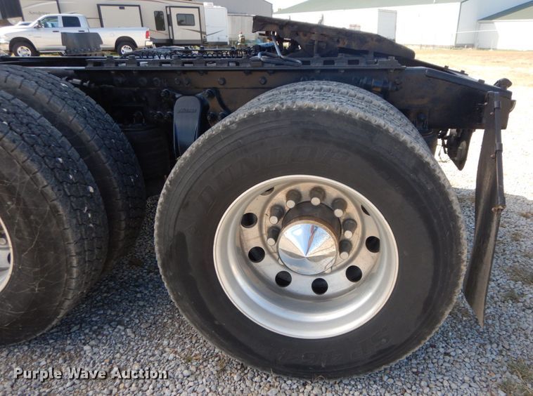 image for item DH5197 2006 Freightliner Columbia  semi truck