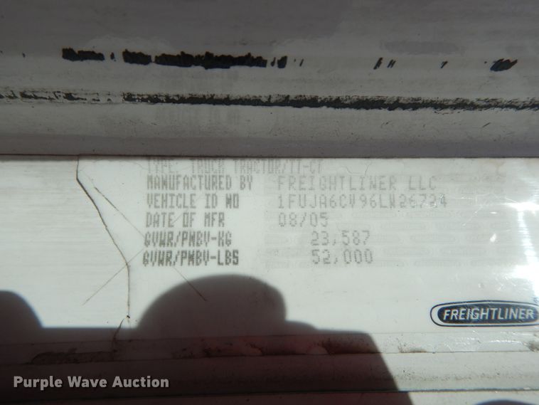 image for item DH5197 2006 Freightliner Columbia  semi truck