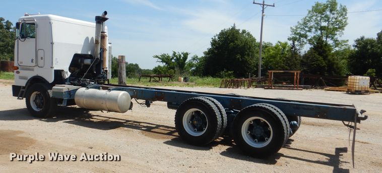 image for item DI0283 1990 Peterbilt 362  truck cab and chassis