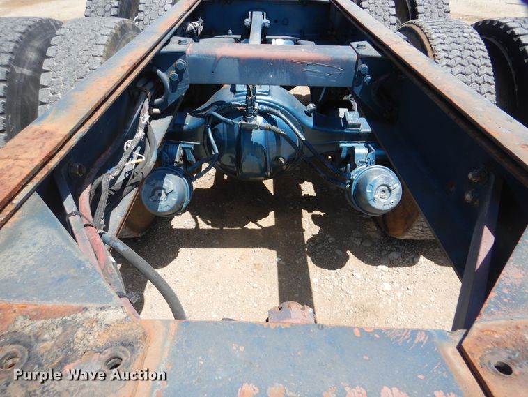 image for item DI0283 1990 Peterbilt 362  truck cab and chassis