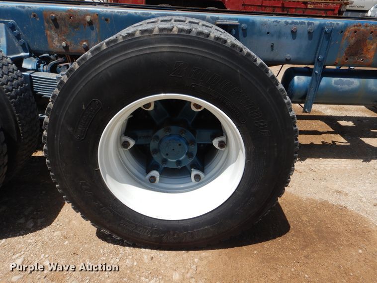 image for item DI0283 1990 Peterbilt 362  truck cab and chassis