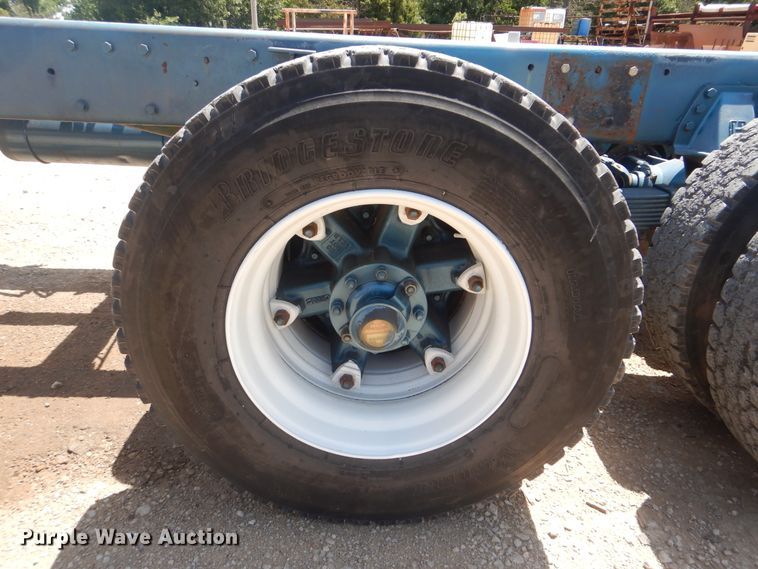 image for item DI0283 1990 Peterbilt 362  truck cab and chassis