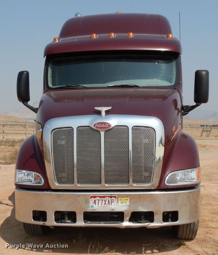 image for item DJ6532 2010 Peterbilt 387  semi truck