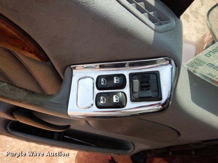 image for item DJ6532 2010 Peterbilt 387  semi truck