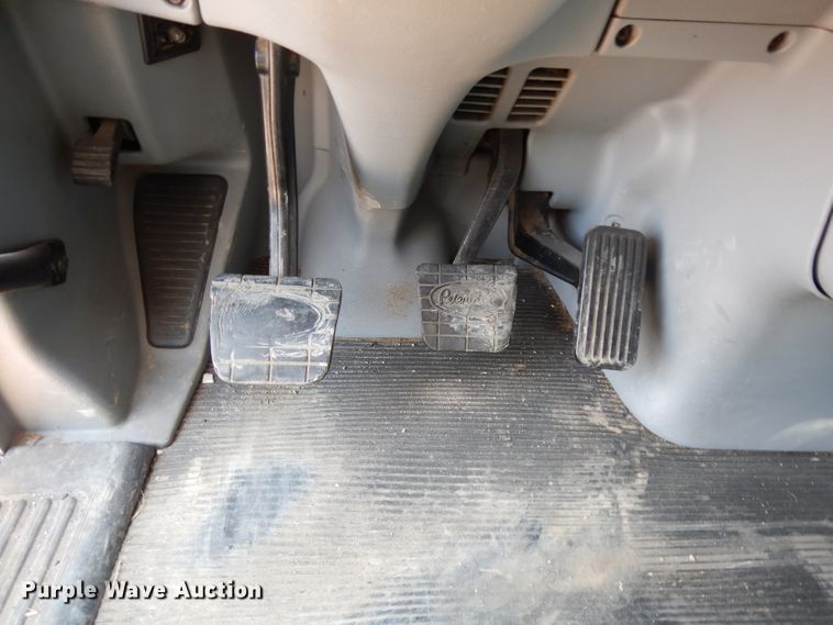 image for item DJ6532 2010 Peterbilt 387  semi truck