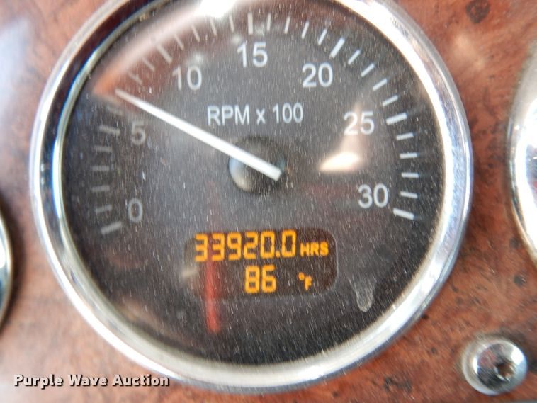 image for item DJ6532 2010 Peterbilt 387  semi truck