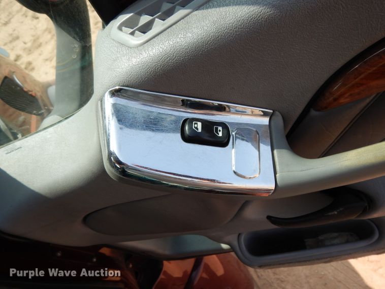 image for item DJ6532 2010 Peterbilt 387  semi truck