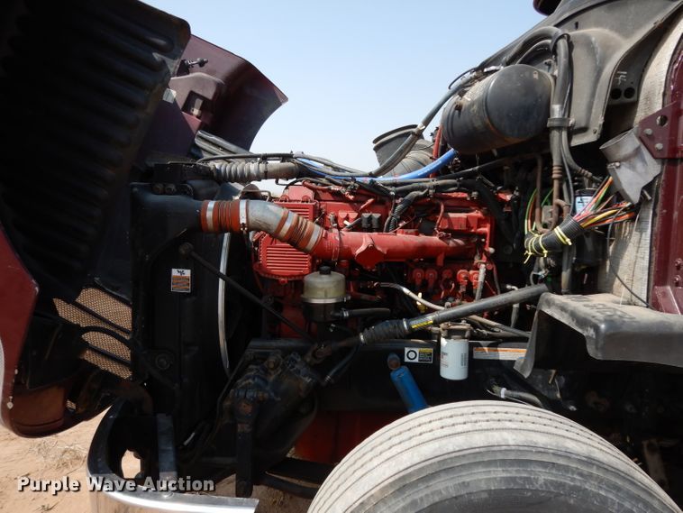 image for item DJ6532 2010 Peterbilt 387  semi truck