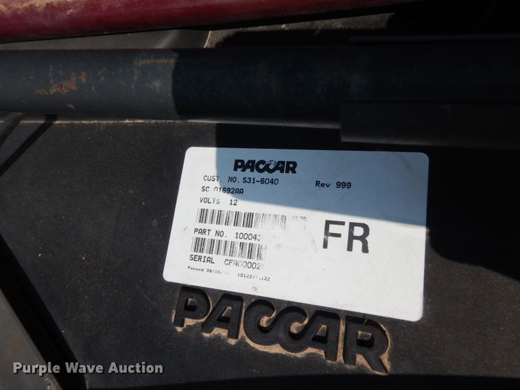 image for item DJ6532 2010 Peterbilt 387  semi truck