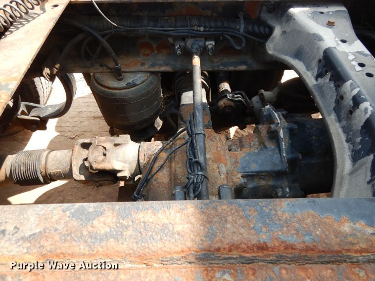 image for item DJ6532 2010 Peterbilt 387  semi truck