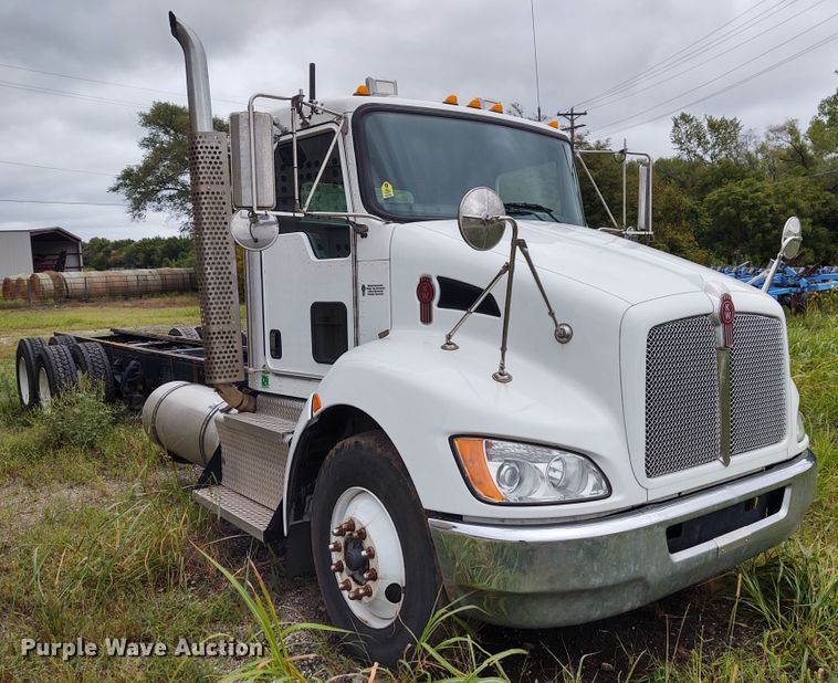 image for item EQ9420 2017 Kenworth T370  truck cab and chassis