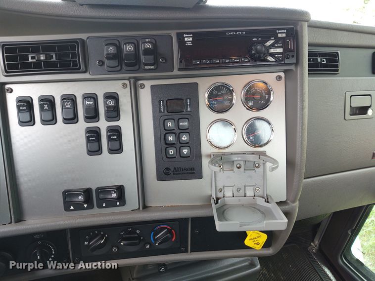 image for item EQ9420 2017 Kenworth T370  truck cab and chassis