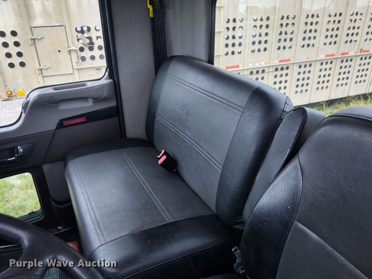 image for item EQ9420 2017 Kenworth T370  truck cab and chassis