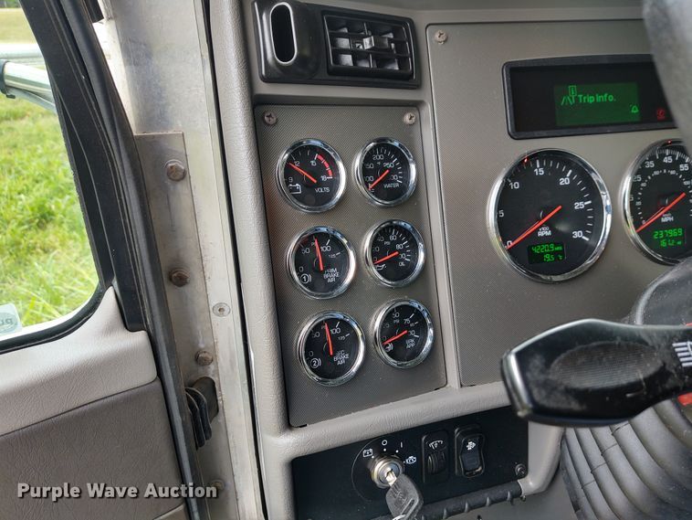 image for item EQ9420 2017 Kenworth T370  truck cab and chassis