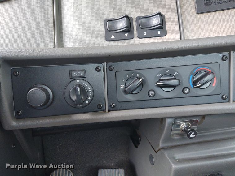 image for item EQ9420 2017 Kenworth T370  truck cab and chassis